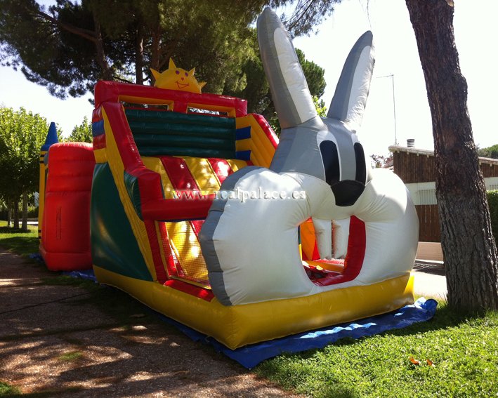 Real Palace - Hinchable Tobogán Bugs Bunny